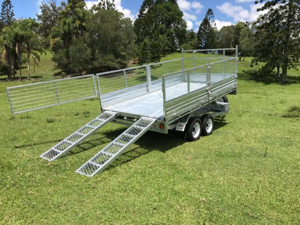 Ozzi Trailers 14×7 Flat Top Trailer - Hydraulic Tipper with Ramps | Featured Image for the Ozzi Trailers 14x7 Flat Top Trailer Product Page from Machinery Direct.